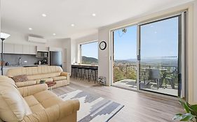 Mona Vista, Tasmania